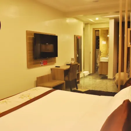 Moz One Executive Guest Rooms Hombori