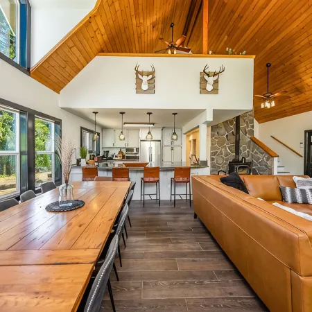 Ridge House. Modern cabin w/ all the amenities!