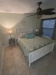 Sunset Beach Getaway minutes away from PARADISE!! - 3성급