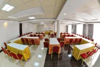 Maple Leaf Hotel - parking