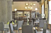 Land- Und Golfhotel Alte Fliegerschule - breakfast