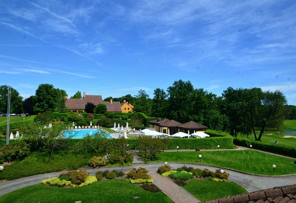 Golf Hotel Castelconturbia - Housity