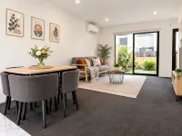 Stylish 2 bedroom Townhome in CBD - Parking