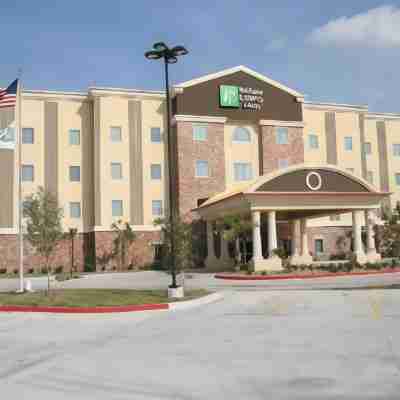 Holiday Inn Express & Suites George West Hotel Exterior