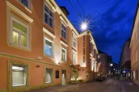Boutique Hotel Dom - Rooms & Suites Hotels in Waltendorf