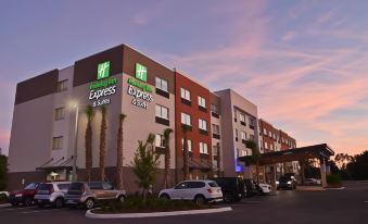 Holiday Inn Express & Suites Orlando Southeast