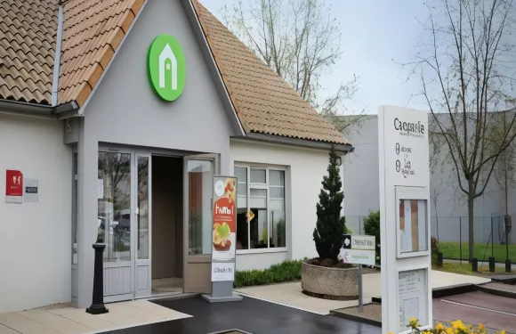 里昂東康鉑酒店-聖艾修伯裏機場