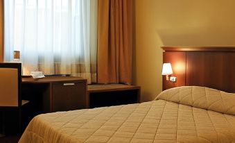 Dado Hotel International - Housity