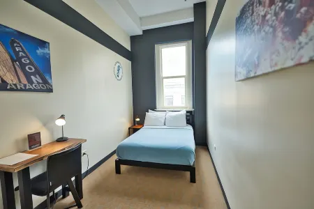 HI Chicago Hostel