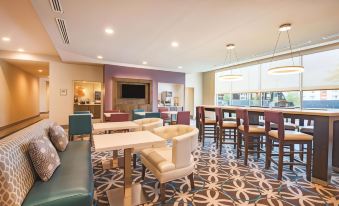 La Quinta Inn & Suites by Wyndham Richmond - Kings Dominion