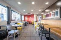 里爾圖爾昆中心住宿加早餐飯店 - 早餐