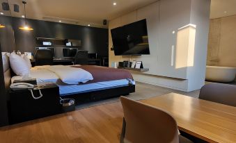 Uijeongbu La Tree Hotel