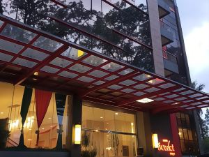 Scarlet Dago Hotel