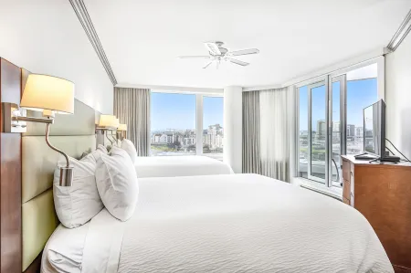 Victoria Regent Waterfront Hotel & Suites