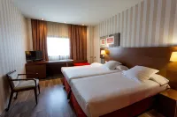 Hotel Las Artes Hotels in Pinto