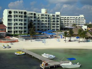坎昆海藍寶石海灘飯店