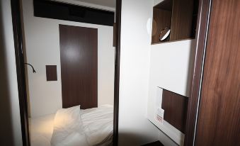 Hotel Cabin Style – Caters to Men