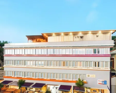 ハーバー コモド ホテル コモドのホテル