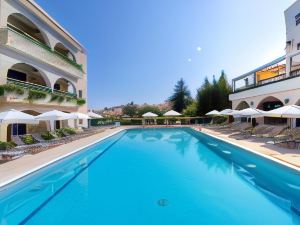 Stephanos Hotel Apartments