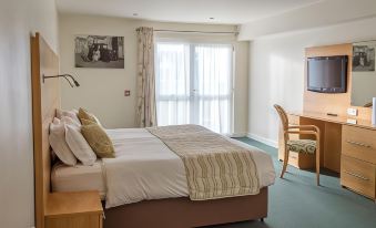 Croyde Bay Hotel or Self Catering