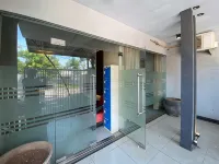 RedDoorz Near Bukit Ragas Hotel d'Ayanna Pati