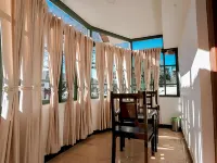 Lakefront Home Hotel