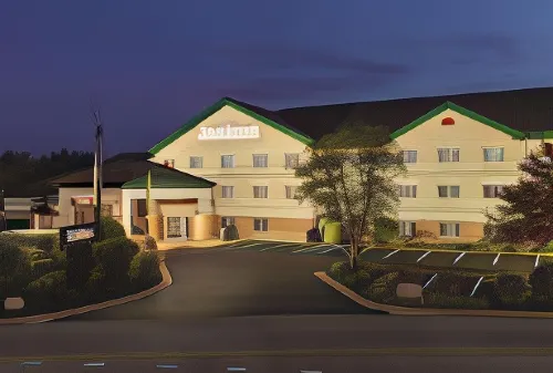 Radisson Hotel & Conference Center Rockford - WiFi