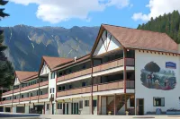 Howard Johnson by Wyndham Leavenworth - Parkplatz