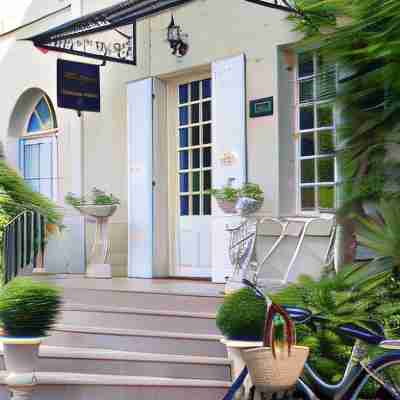 Logis Hôtel le Plantagenêt Hotel Exterior