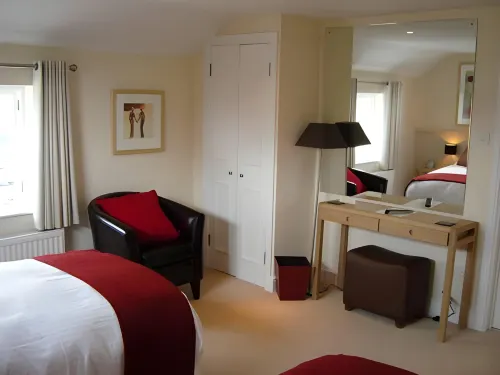 The Carpenters Arms Hotels in Clutton