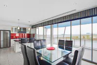 Spinnakers by Rockingham Apartments