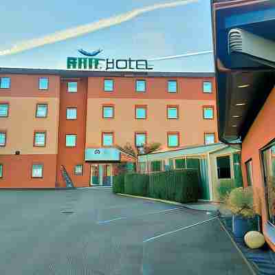 Brit Hotel Confort Montauban Hotel Exterior