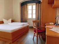 Schwarzacher Hof Hotels in Neukirchen