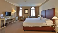 Hotel Canon d'Oro - parking