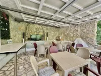 For-A Apartmani Hotels in Бореті