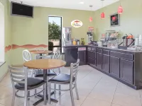 Super 8 by Wyndham Clarksville AR Hotels in Johnson County