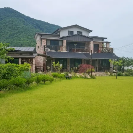 Jecheon Moonlight Scenery Отели рядом с достопримечательностью «Woraksan»