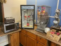 Budget Host Inn - breakfast
