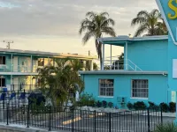 Sea Jay Motel and Marina Hotels near Vine & Grind