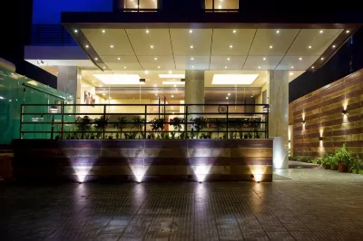 Amalfi Grand Hotels near Tajmahal