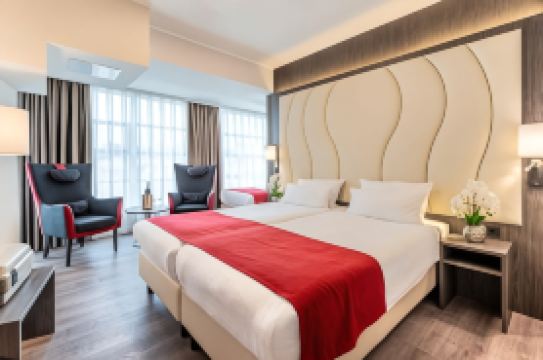 PLAZA Premium Den Haag City Center