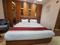 هوتل إلارا