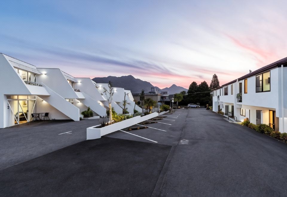 3. 아미티 서비스드..