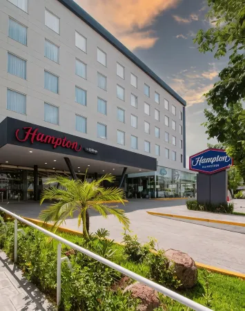 Hampton by Hilton Aguascalientes Downtown Отели рядом с достопримечательностью «Meseo de los Muertos»