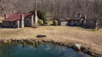 Closest Cabin to Old Rag & Steps to White Oak Canyon; 2 ponds w/ private creek