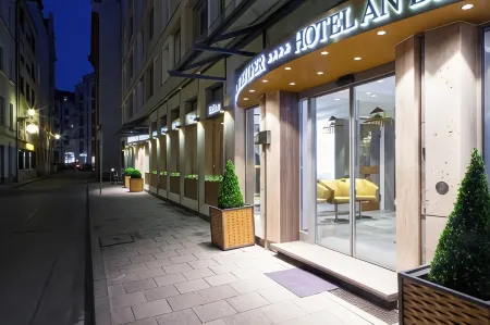 TOP Hotel an der Oper Отели рядом с достопримечательностью «Площадь Макса Иосифа»