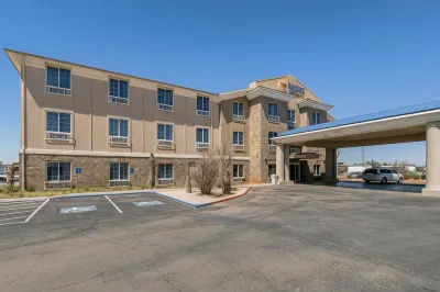 Comfort Inn & Suites Hotels in Andrews