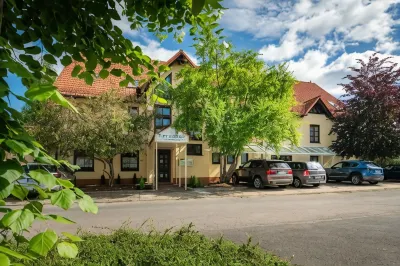 Hotel & Restaurant Zum Steinhof Hotels in Uhlstädt-Kirchhasel