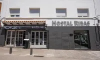 Hostal Ribas - Pensions