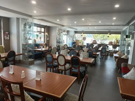 The Golden Pine Hotel Отели рядом с достопримечательностью «Багио Ботаникал Гарден»